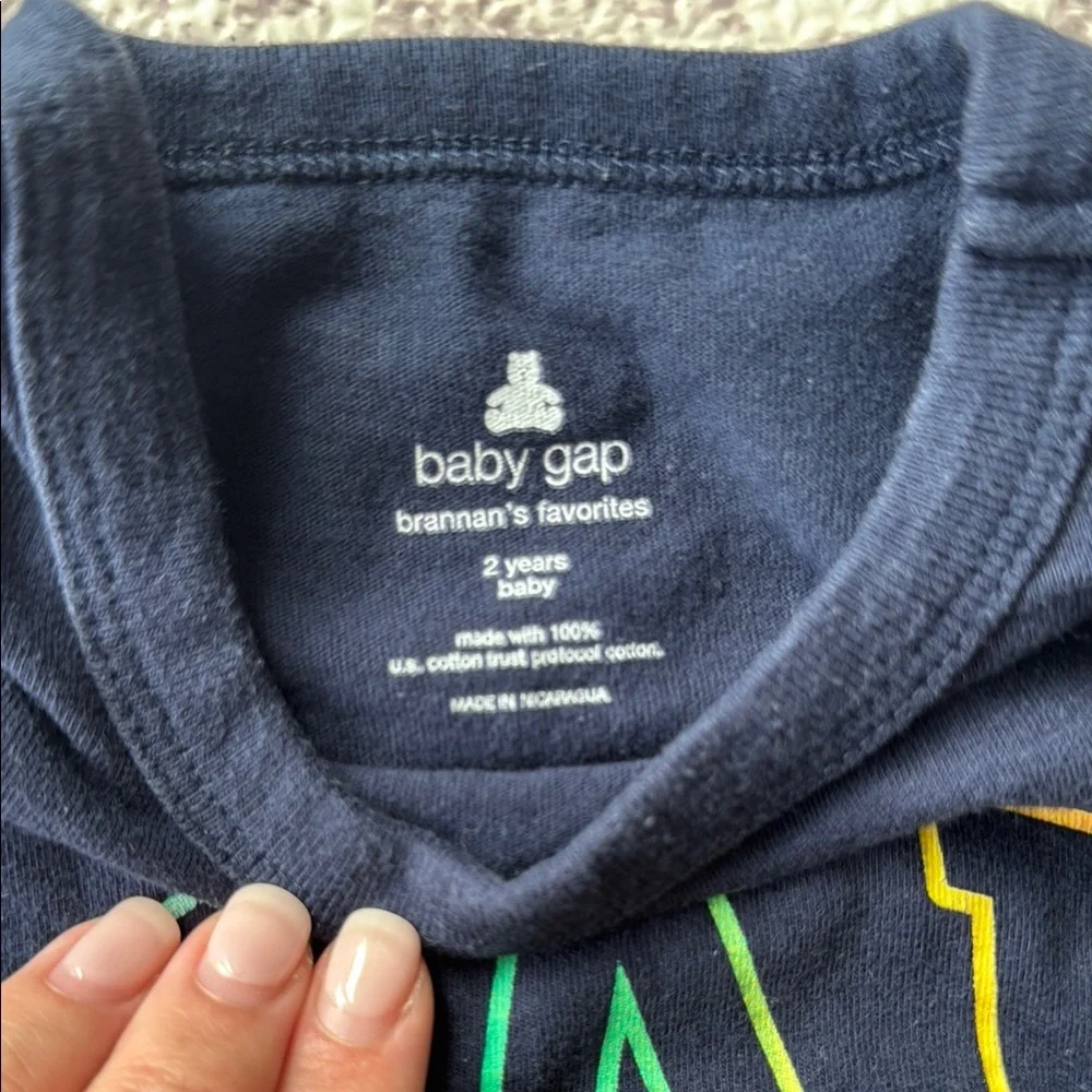 Baby Gap Brannan’s Favorites Excavator Tee - size 2T - Picture 7 of 9